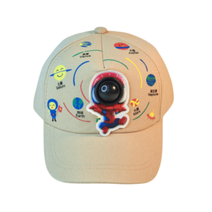 Gorra Spiderman Luminoso Beige para niños y niñas de 2 a 5 años, con detalles bordados 3D y ajuste de talla para mayor comodidad.