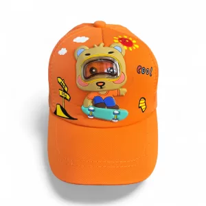 Gorra Oso Cool Naranja para niños y niñas de 1 a 5 años, con detalles bordados 3D y ajuste de talla para mayor comodidad.